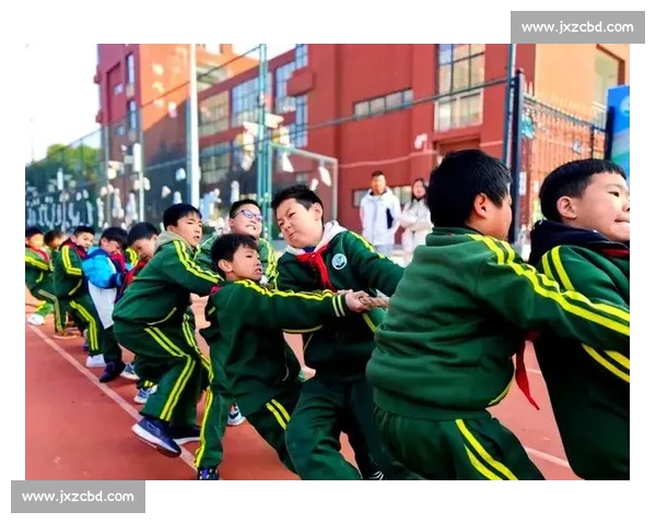 二年级小作者眼中的校园拔河比赛热闹又团结的精彩瞬间记忆中最难忘